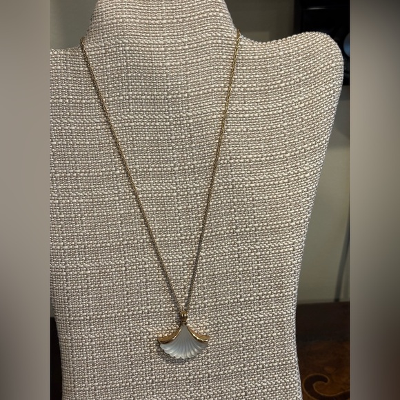 Avon Jewelry - Avon Frosted Lead Crystal Fan Pendant Gold Tone Necklace